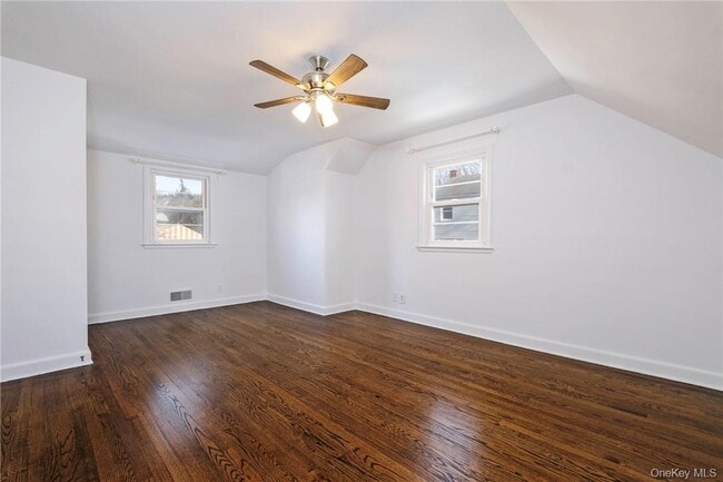 Building Photo - 6 Club Way