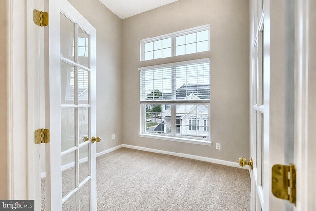 Building Photo - 25340 Lake Mist Square