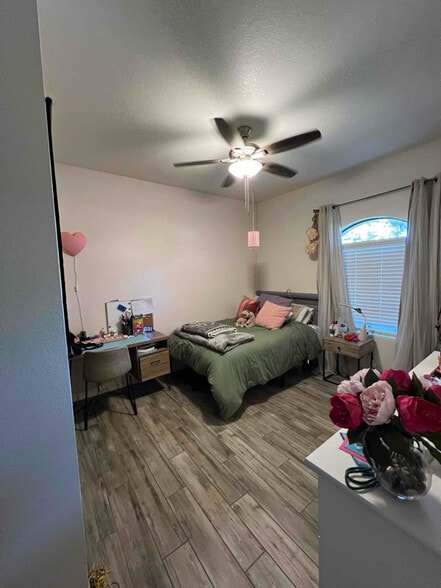 Building Photo - 946 E Cullumber St