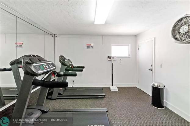 Building Photo - 2151 NE 68th St