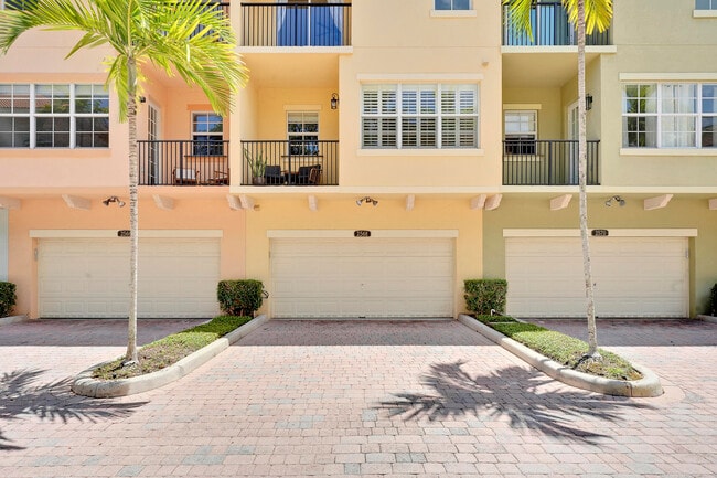 Building Photo - 2568 Gardens Pkwy