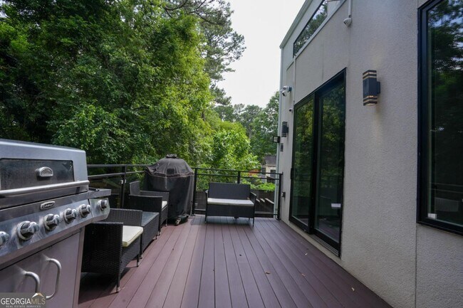 Building Photo - 1099 Vista Trail NE