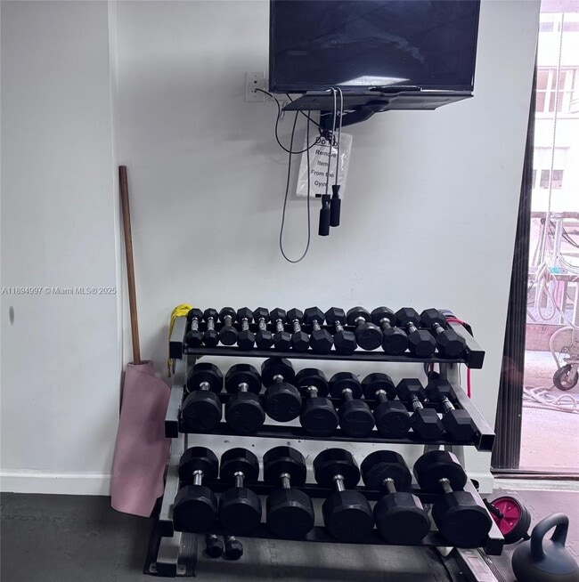 Building Photo - 6061 Collins Ave