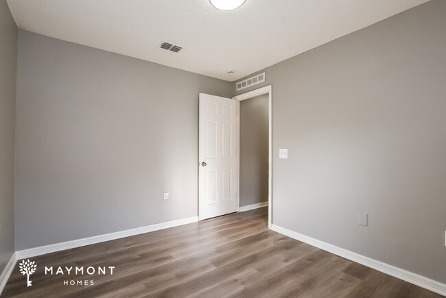 Building Photo - 14145 Econ Woods Ln