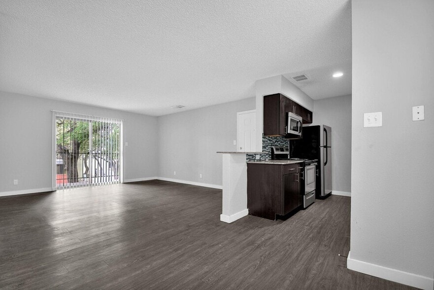 Building Photo - Grove