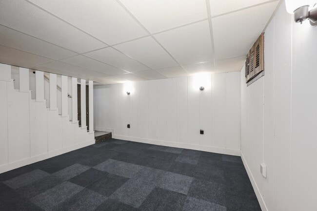 Building Photo - 245 Calef Rd