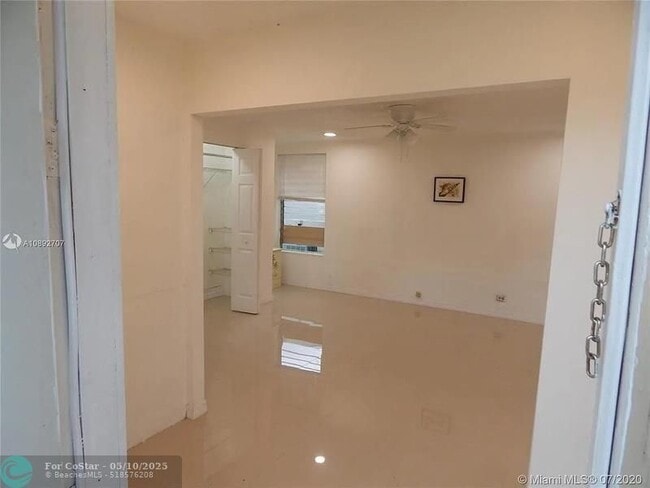 Building Photo - 1111 N 25th Ave