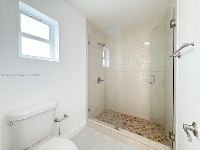 Building Photo - 4931 SW 132nd Ave