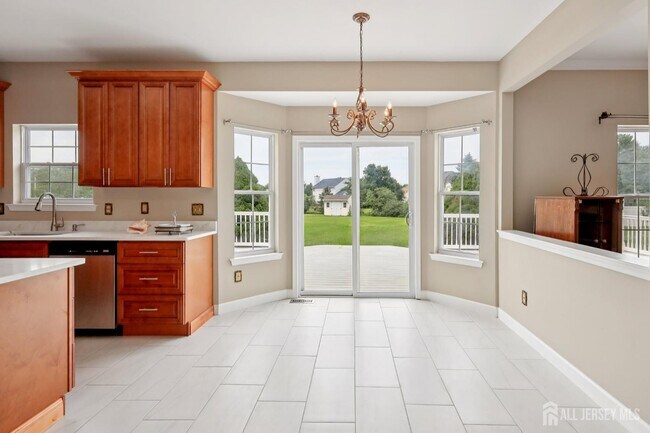 Building Photo - 5 Abate Ct