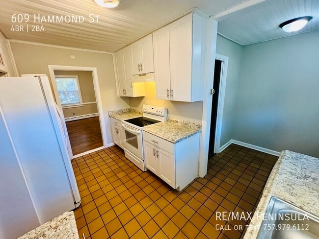 Building Photo - 609 Hammond St