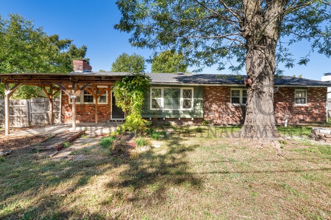 Building Photo - 1126 Farmstead St