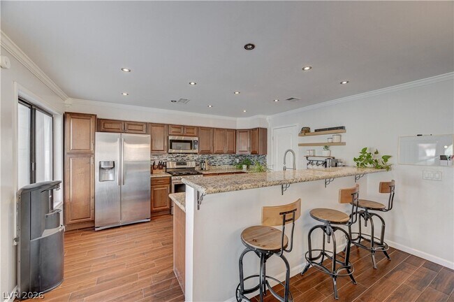 Building Photo - 2064 Waverly Cir