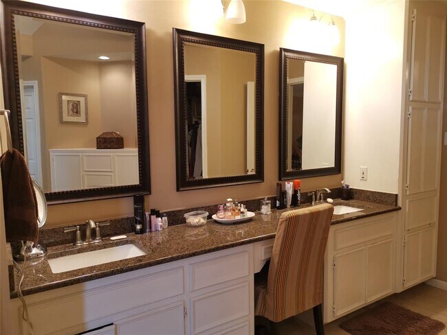 Building Photo - 16714 Rustic Colony Dr