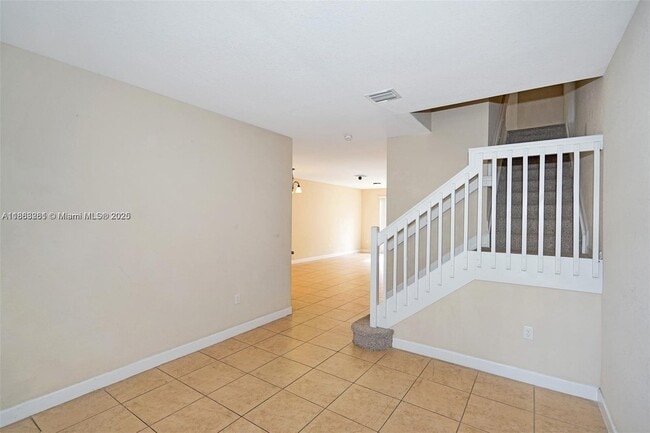 Building Photo - 1048 NE 208th St