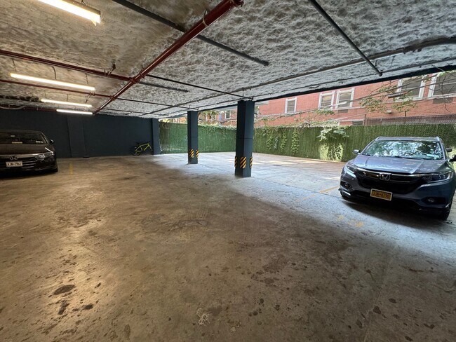 Building Photo - 150 Lenox Rd