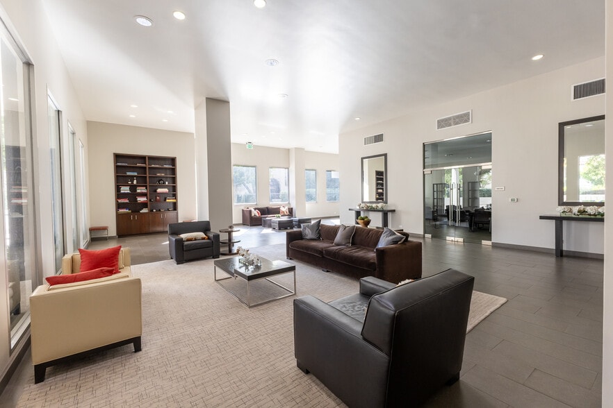 Building Photo - 10501 Wilshire Blvd