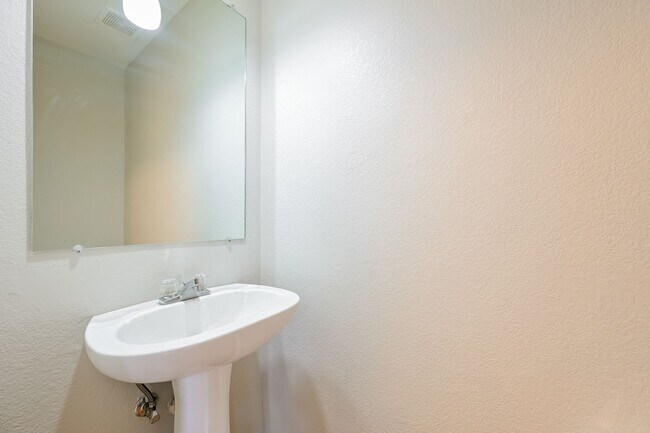 Building Photo - 9605 Parramatta Pl