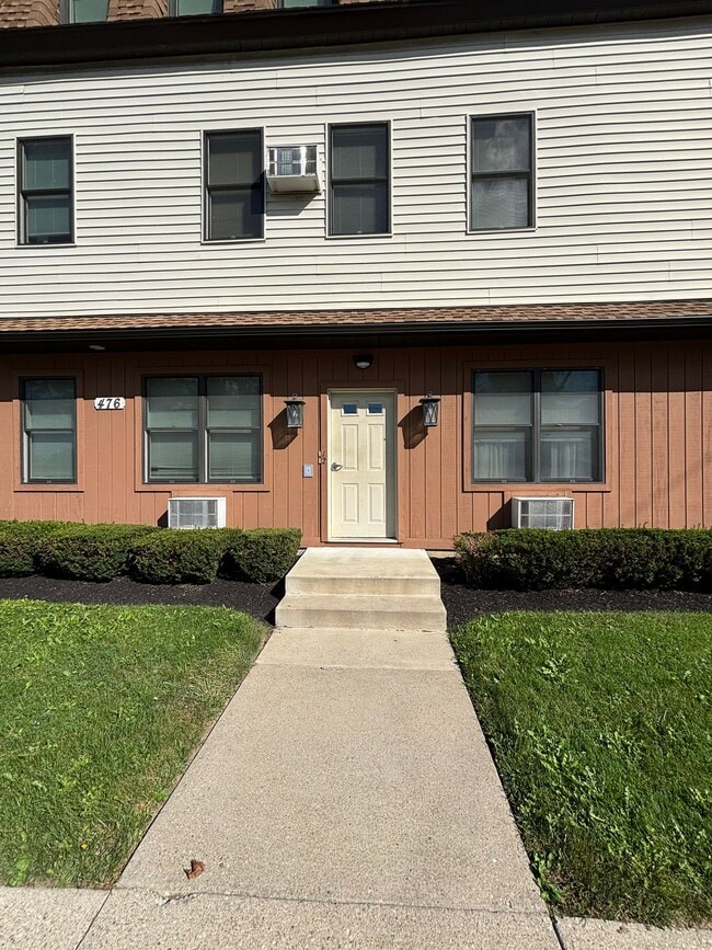 Building Photo - 476 Terrace Blvd