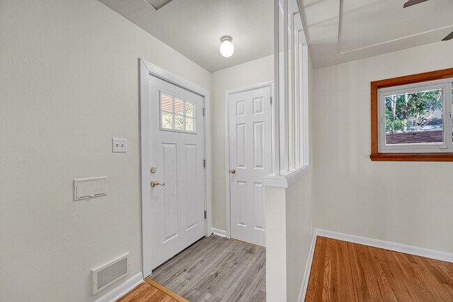 Building Photo - $2,595, 3-bed, 2-bath located in Denver.