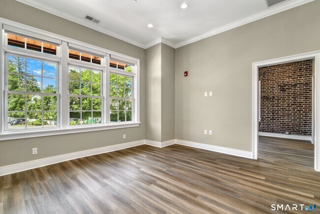 Building Photo - 1077 Boston Post Rd