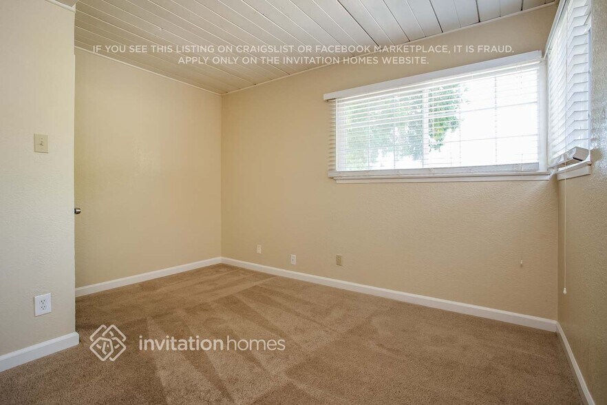 Building Photo - 2816 Glenside Dr