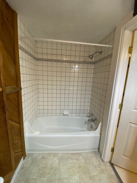 Bathroom - 3472 S 1100 E