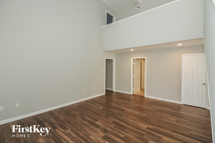 Building Photo - 7650 Charstone Dr