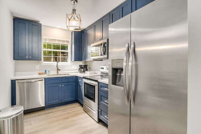 Building Photo - Charming 3-Bedroom, 2-Bath Home Near Downtown Pensacola