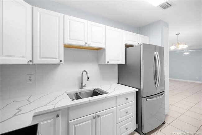 Building Photo - 333 SE Martin Ave