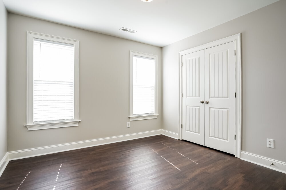 Building Photo - 476 Winding Oak Way