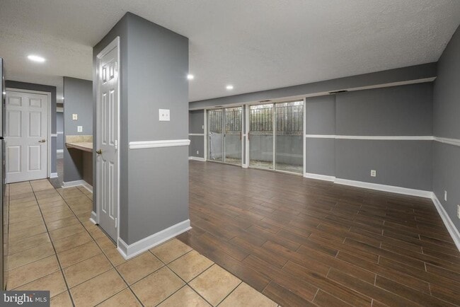 Building Photo - 108 Kenwood Dr