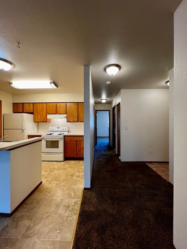 Building Photo - r205