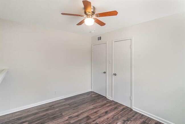 Building Photo - 405 Steeple Ridge Rd