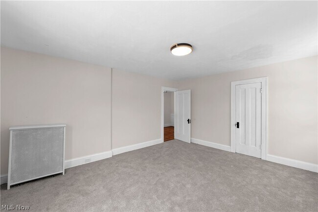 Building Photo - 867 East Blvd