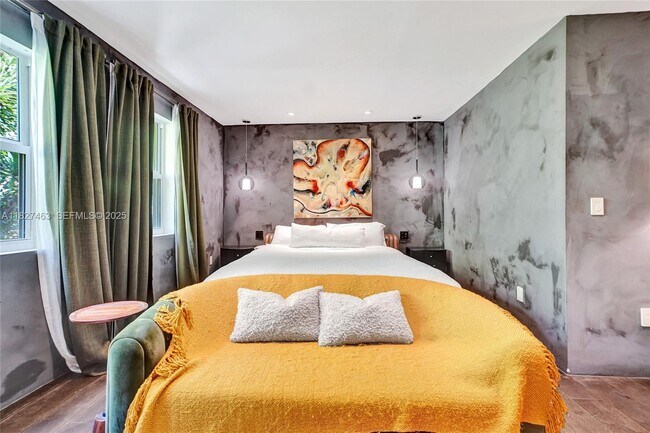 Building Photo - 669 NE 60th St