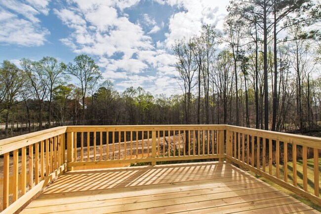 Building Photo - Modern and Charming 3-Bedroom Cul-de-Sac Home in Clayton!