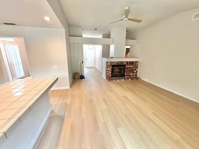 Building Photo - 8079 Darien Cir