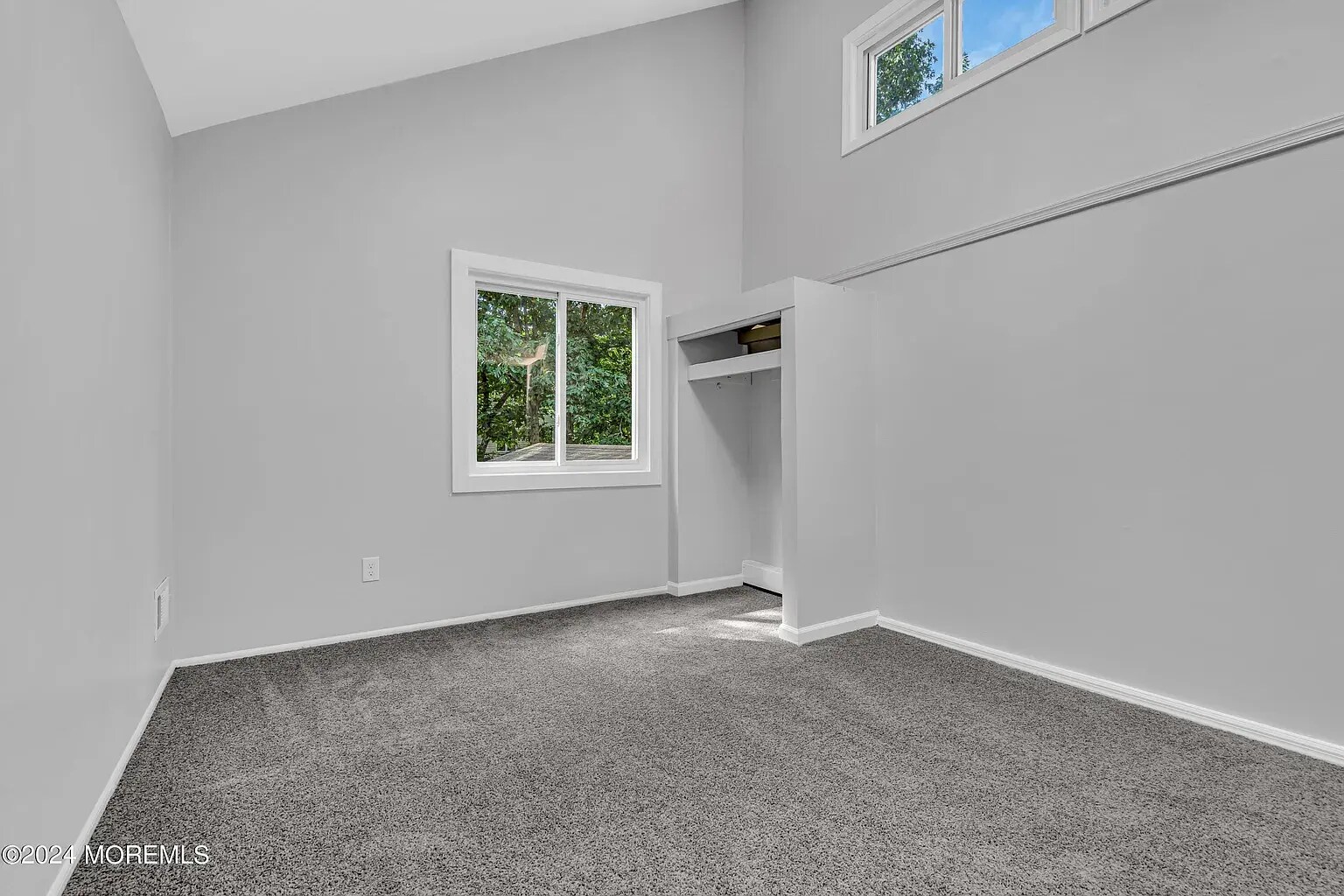 Building Photo - 916 W Commodore Blvd