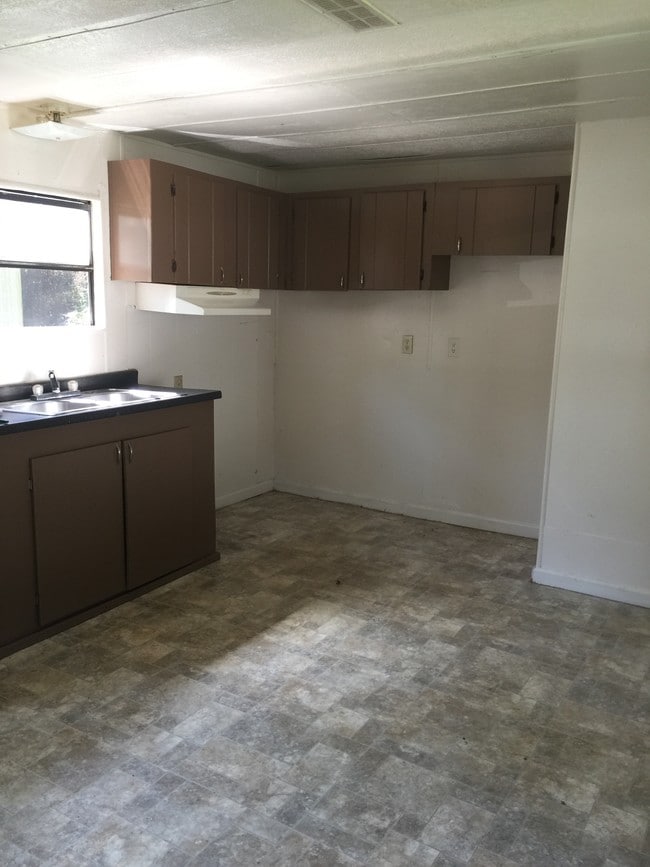 Building Photo - 1325 N Franklin St