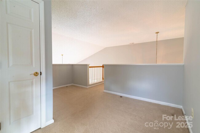 Building Photo - 6138 Garamond Ct