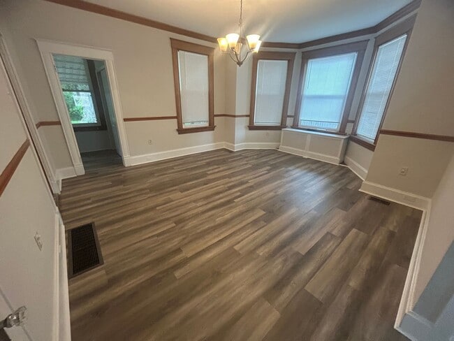 Building Photo - CHEVIOT- 4 Bedroom, 2 full Bathroom Specta...