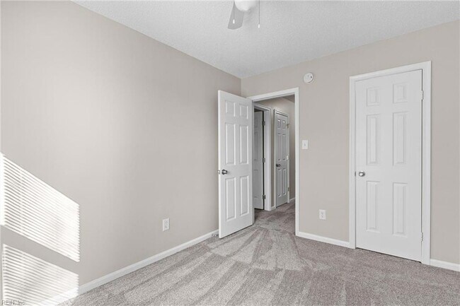 Building Photo - 1619 Slidell Ln