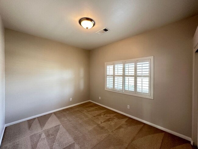 Building Photo - Pinnacle Peaks-Torrey Pines Southwest