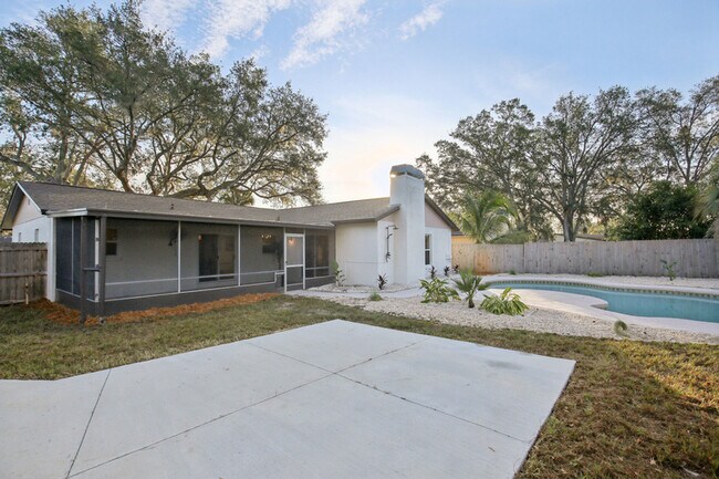 Building Photo - 3911 King Dr