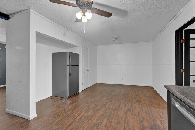 Building Photo - 2918 S Dallas St