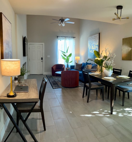 Building Photo - 210 Rainbow Dr