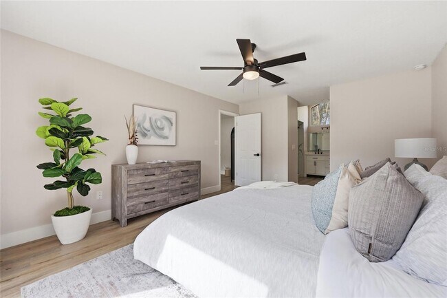 Building Photo - 645 Rosemere Cir