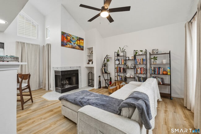 Building Photo - 299 Carriage Crossing Ln