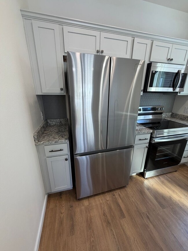 Building Photo - 3 Bedroom | 2 Bathroom | 1 Car Garage | Springfield MO!