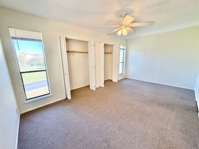 Building Photo - 601 Free Rein